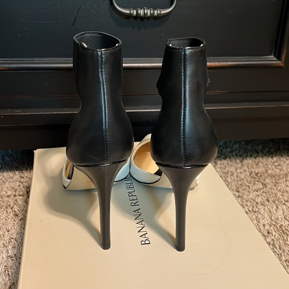 [NIB] Banana Republic - Malory stilettos, ⚪️⚫️ 6.5 - Picture 2 of 8
